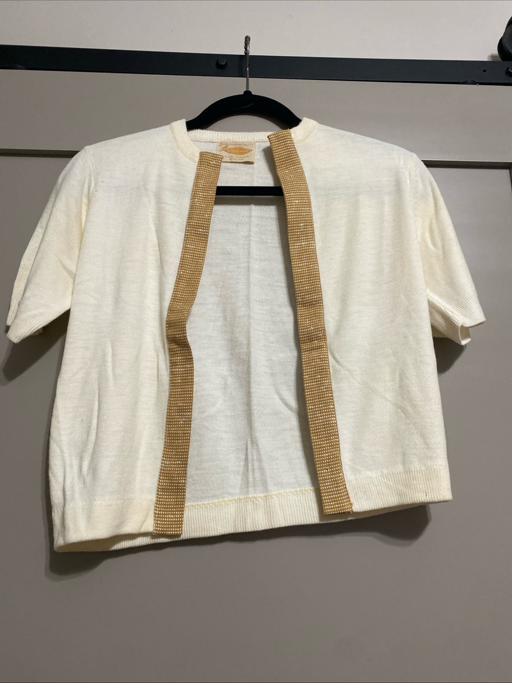 Vintage 50’s Kerrybrooke Cream Short-Sleeve Open Cardigan with Tan Trim
